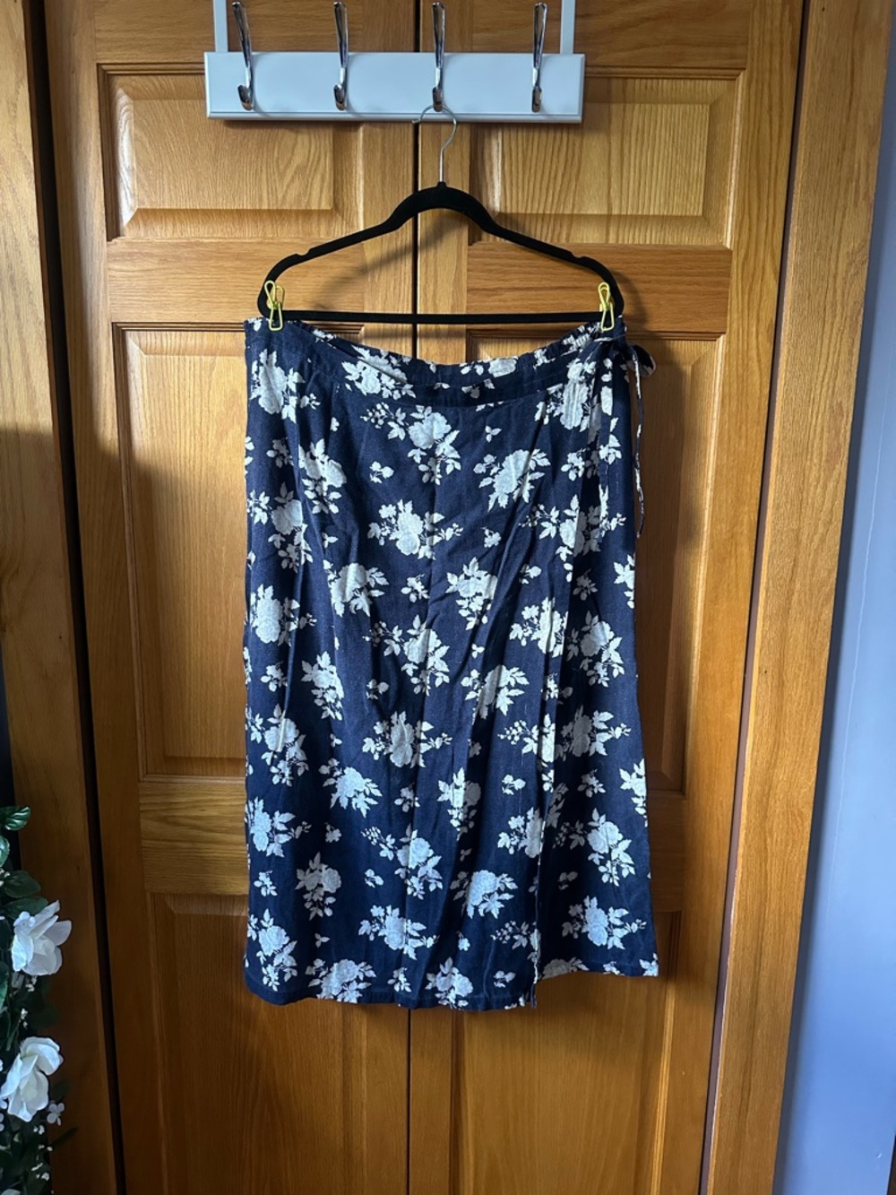 Liz Claiborne Navy Wrap Midi Skirt with White Floral Print
